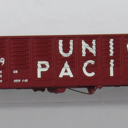 25207, 52'6" N Scale Corrugated Gondola - Ready to Run -- Union Pacific (Boxcar Red, white)