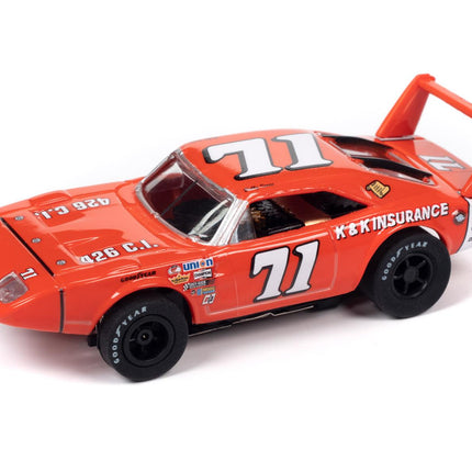 AWDSRS349, Auto World 1/64 Scale Winged Warrior Slot Car Set (Richard Petty and Bobby Isaac - 1970 Plymouth Superbirds)