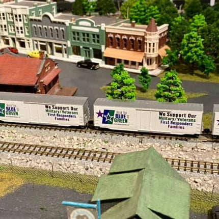 N Scale Back The Blue And Green 50' Boxcar Special Run