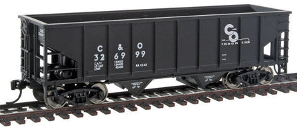 Walthers Mainline 910-7402 C&O 36' 2-Bay Ribbed Side Hopper