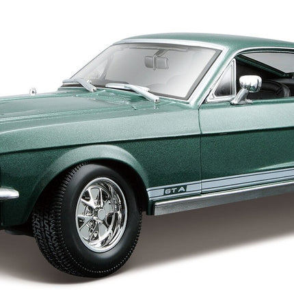 Maisto - 1/18 1967 Ford Mustang GTA Fastback (Green)