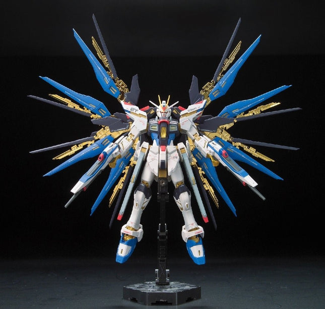 BAN185139, ZGMF-X20A Strike Freedom Gundam 1/144 RG Model Kit